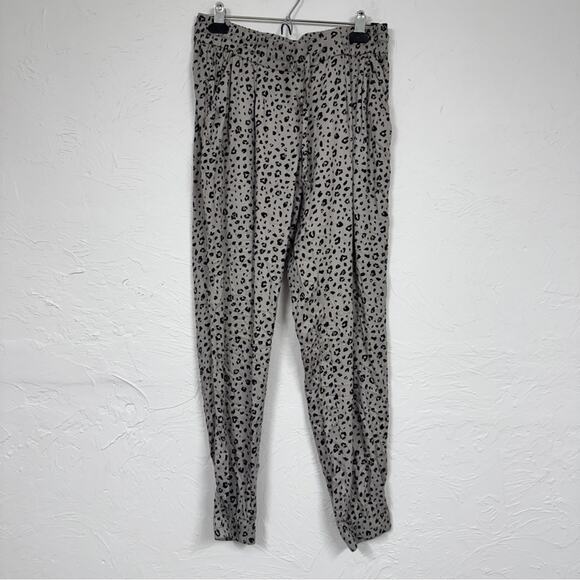 Aritzia Sunday Best Grey Leopard Print Jogger Pants Womens M Casual Cozy Beachy - Picture 1 of 10